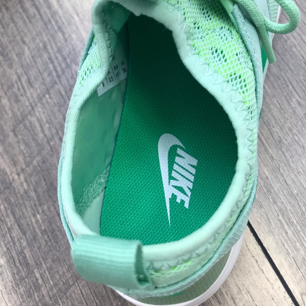 NWT Nike Juvenate Enamel Green  WMNS - Picture 7 of 8